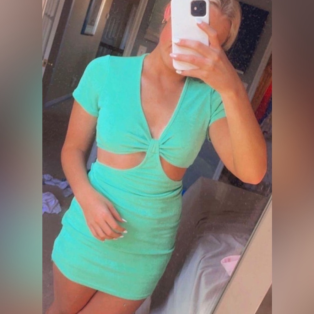 Isabelle’s Cabinet Kelly Green dress